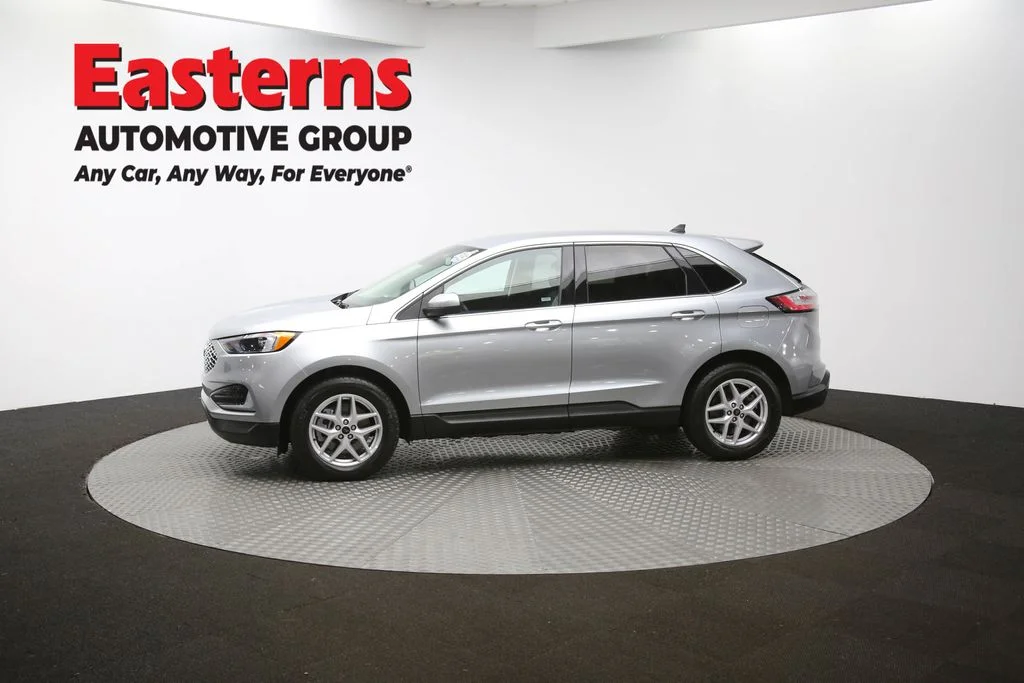 Used 2024 Silver Ford SEL image 56
