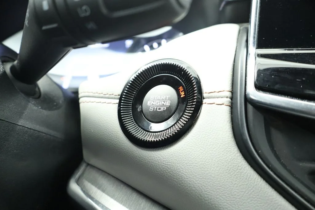 Used 2024 White Jeep Limited image 39