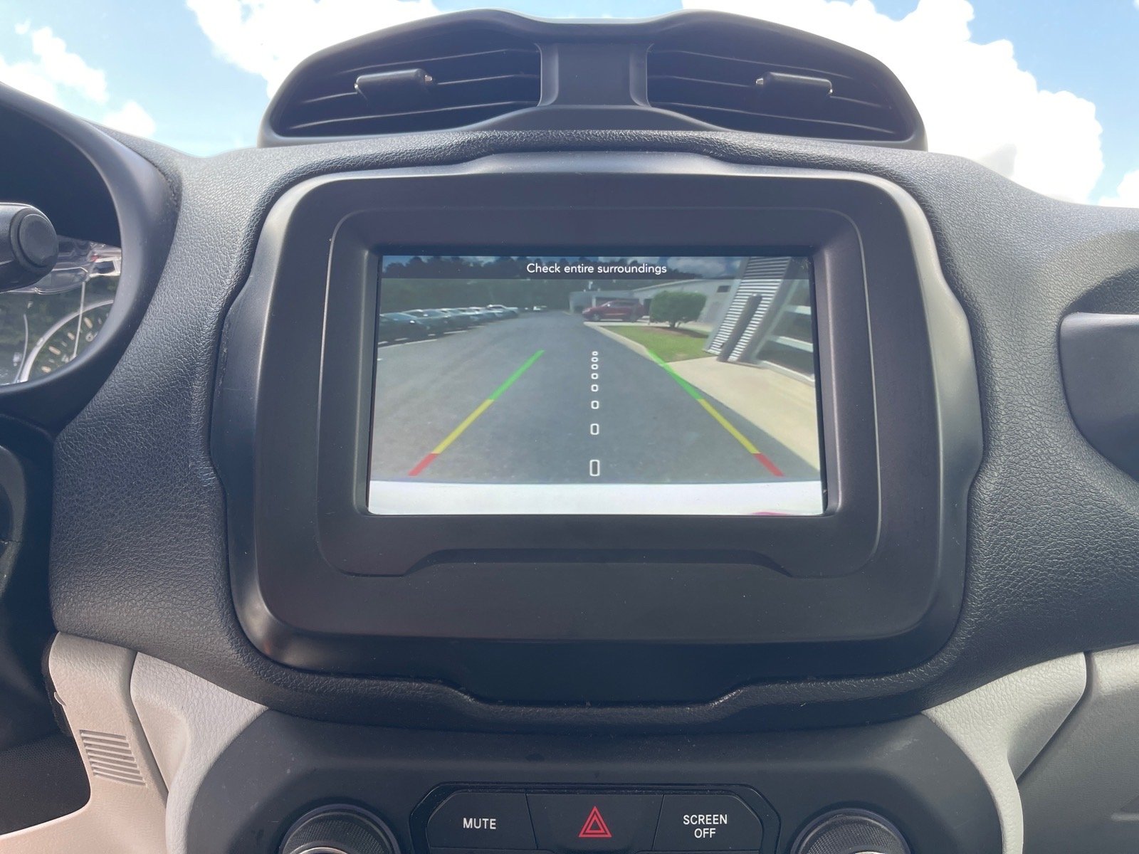 Used 2018 Alpine White Jeep Latitude image 6