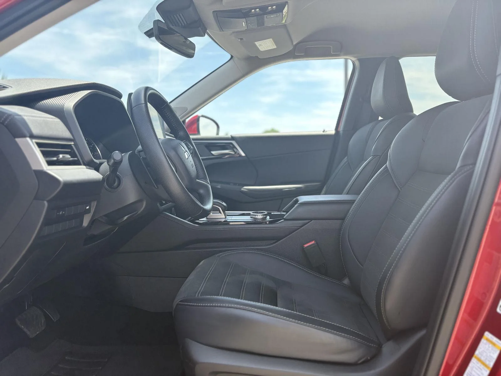 2025 Mitsubishi Outlander SE - Photo 11