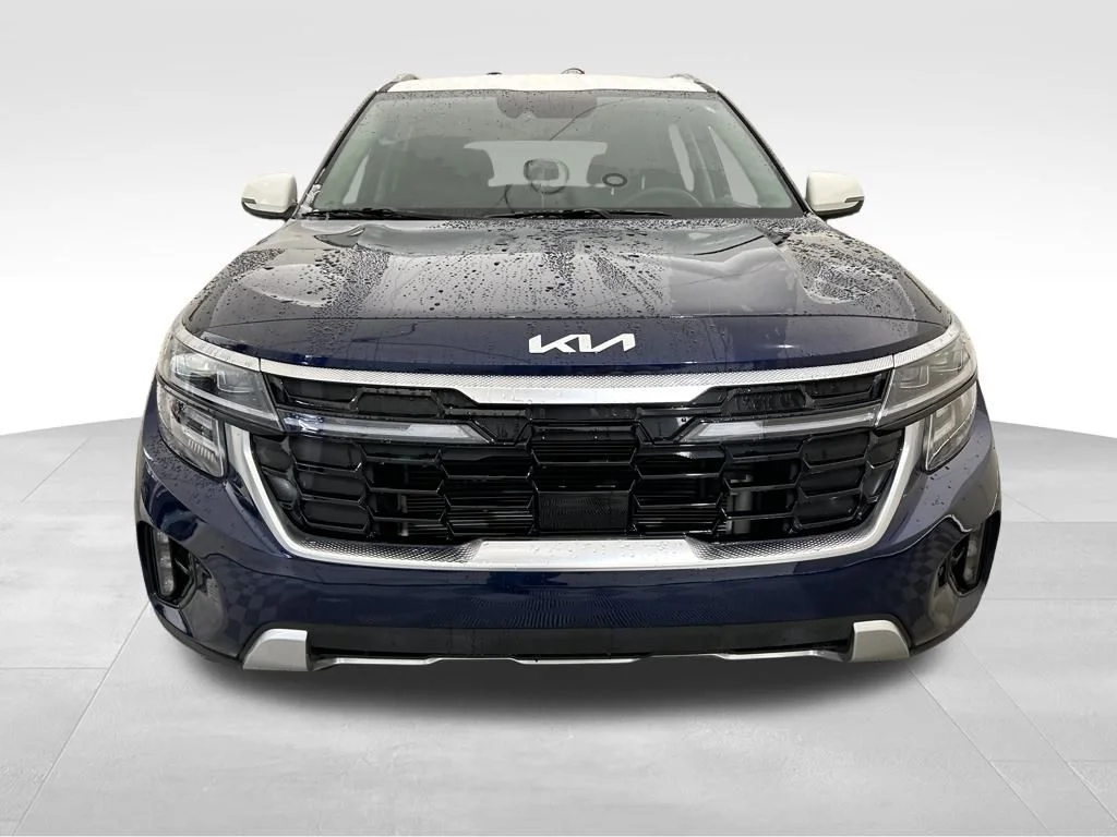Used 2024 Blue Kia SX image 9