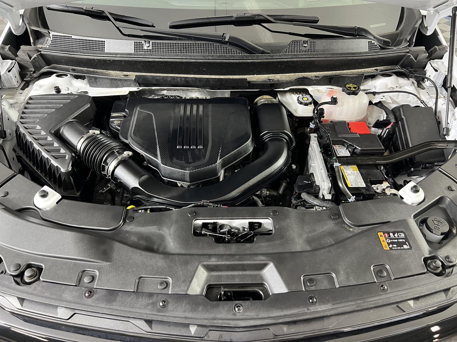 Used 2025 Summit White Chevrolet LT image 32
