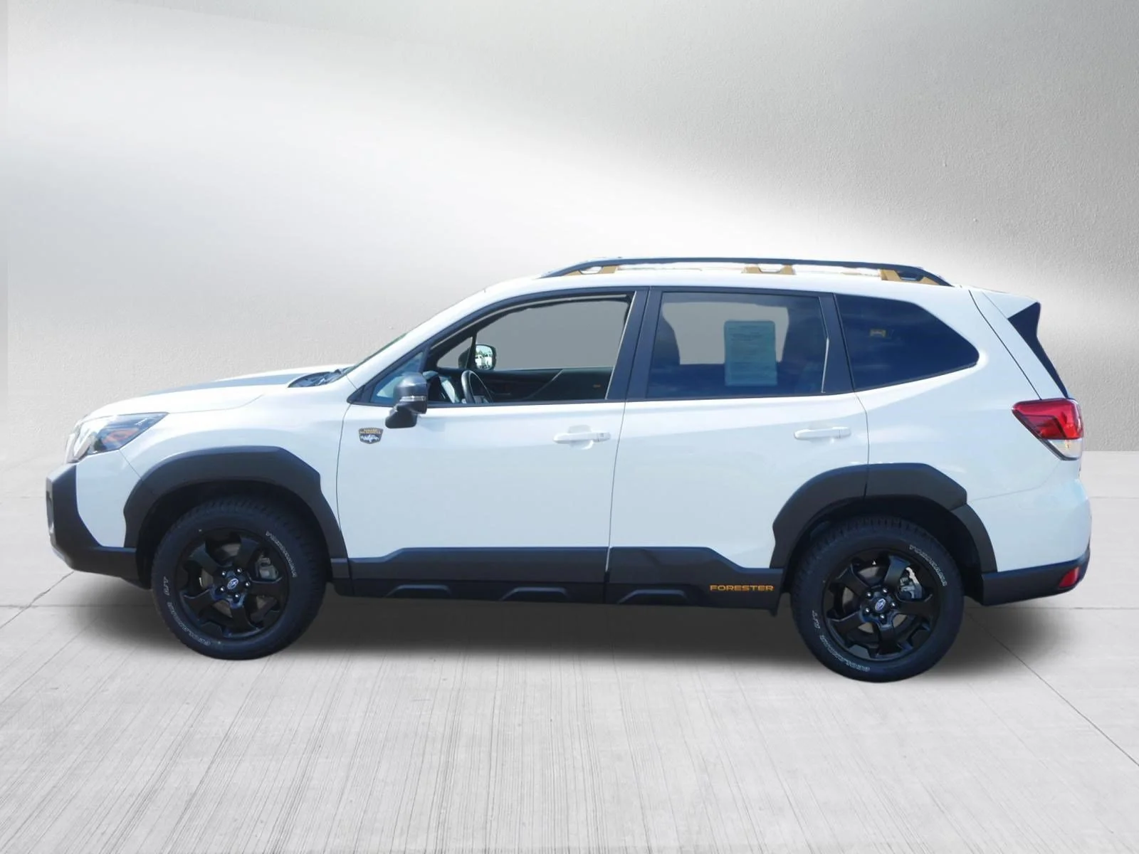 Used 2024 Crystal White Pearl Subaru Wilderness image 4