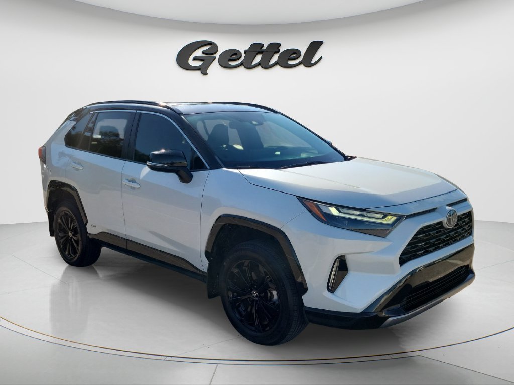 Certified Used 2022 White Toyota XSE image 3