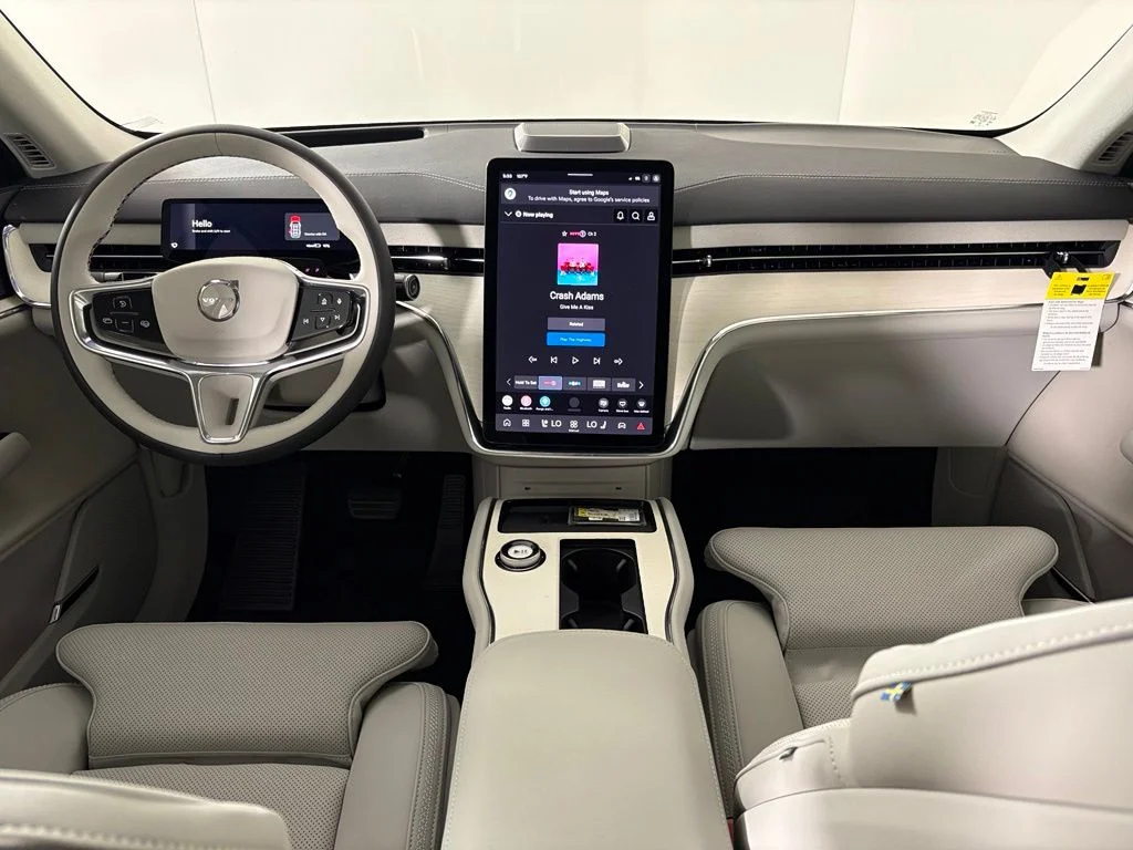 New 2026 Crystal White Volvo Plus image 35