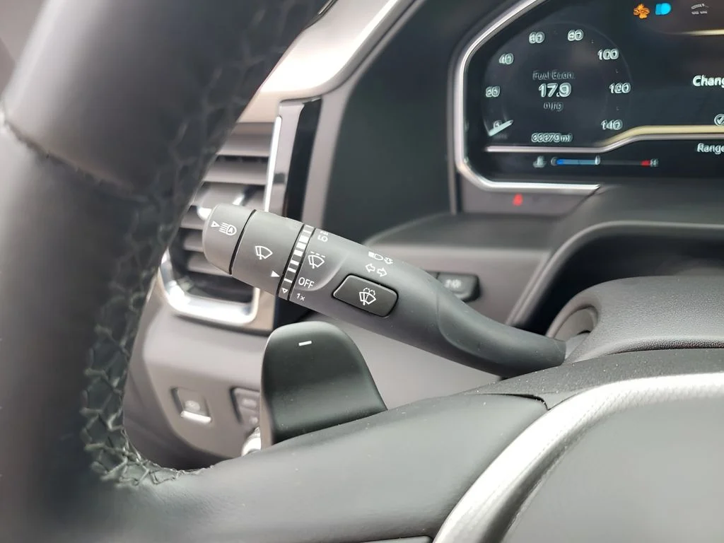 Used 2024  GMC Denali image 36