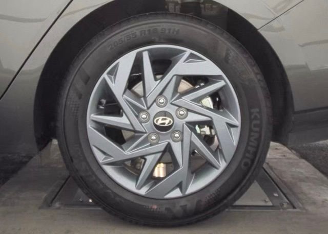 Certified Used 2025 Gray Hyundai Blue image 12
