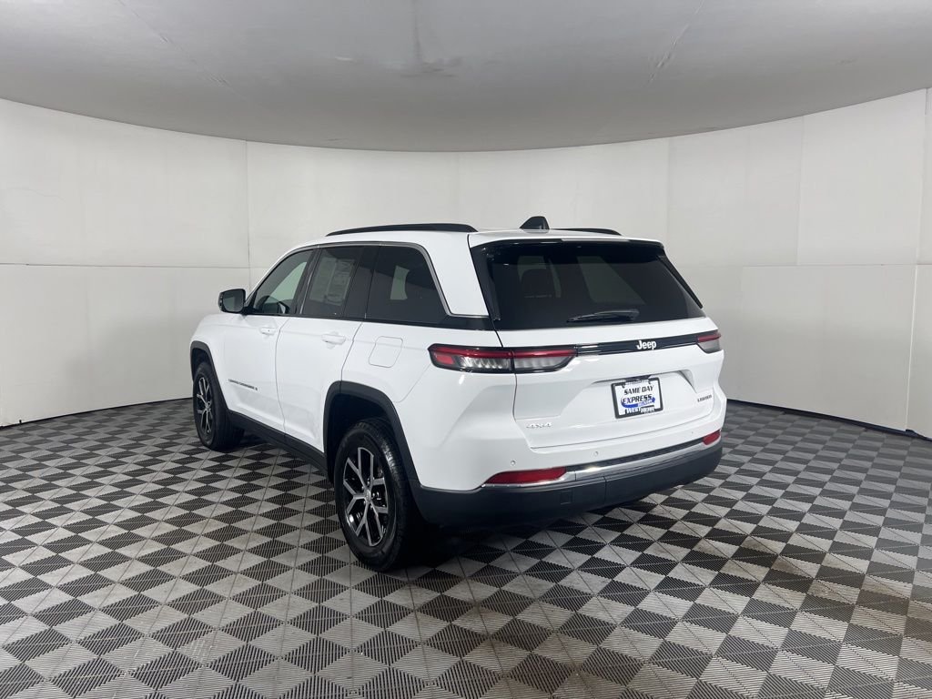 Used 2025 White Jeep Limited image 35