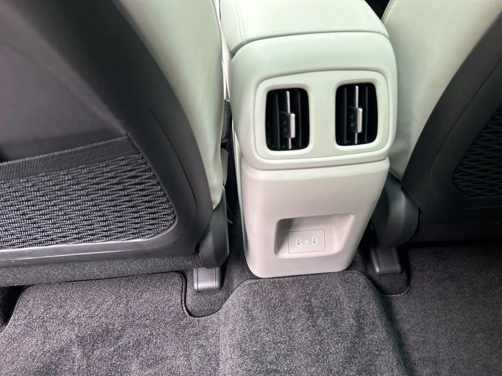 Used 2025 White Hyundai Limited image 30
