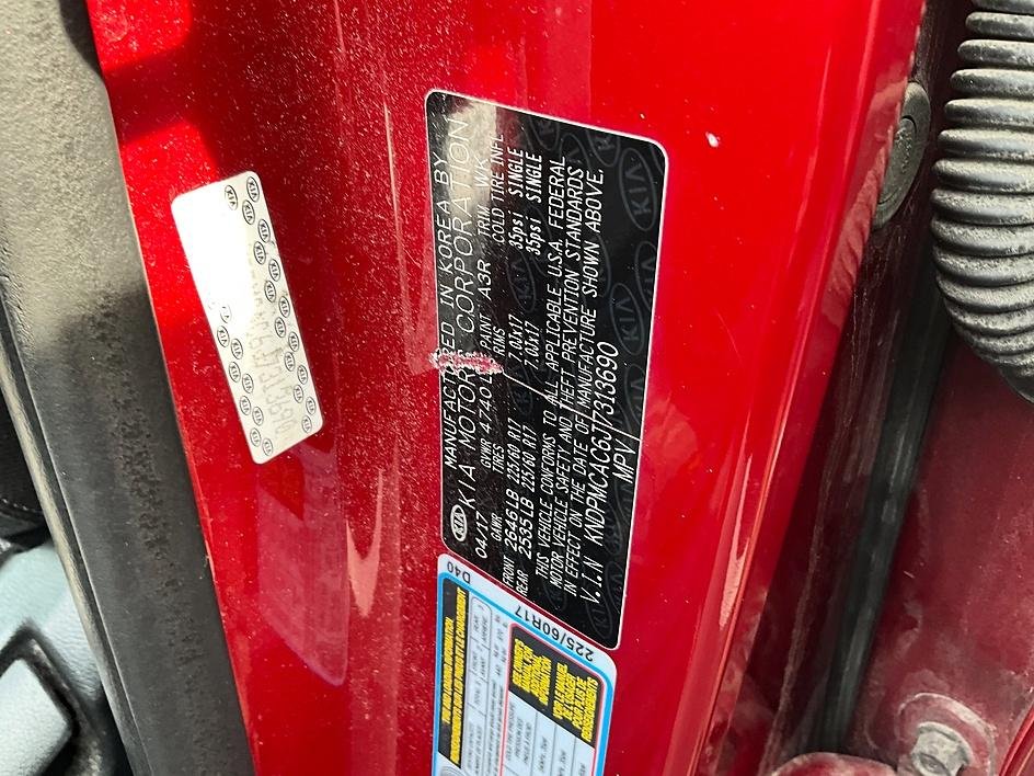 Used 2018 Red Kia LX image 33