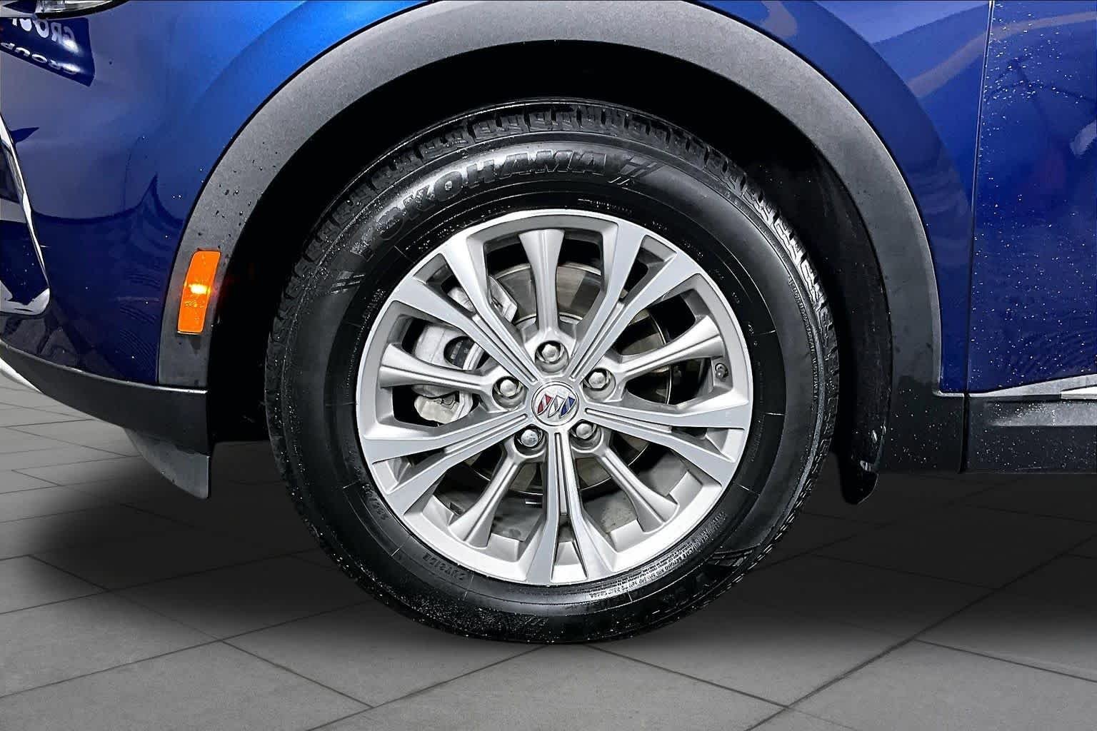 Used 2023 Sapphire Metallic Buick Preferred image 10