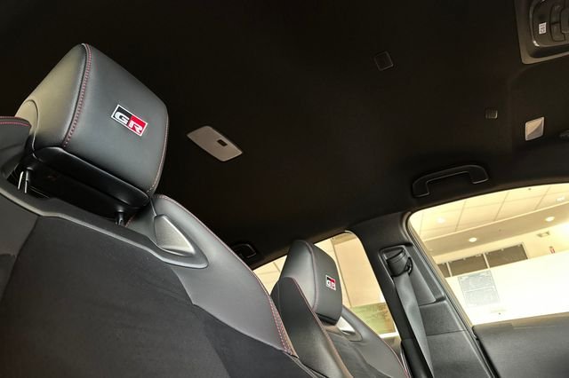 2026 Toyota GR Corolla - Photo 15