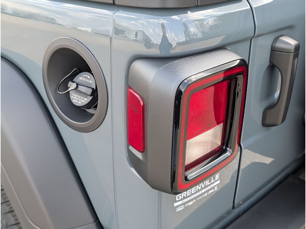 New 2026 Anvil Clear-Coat Exterior Paint Jeep Sport S image 4