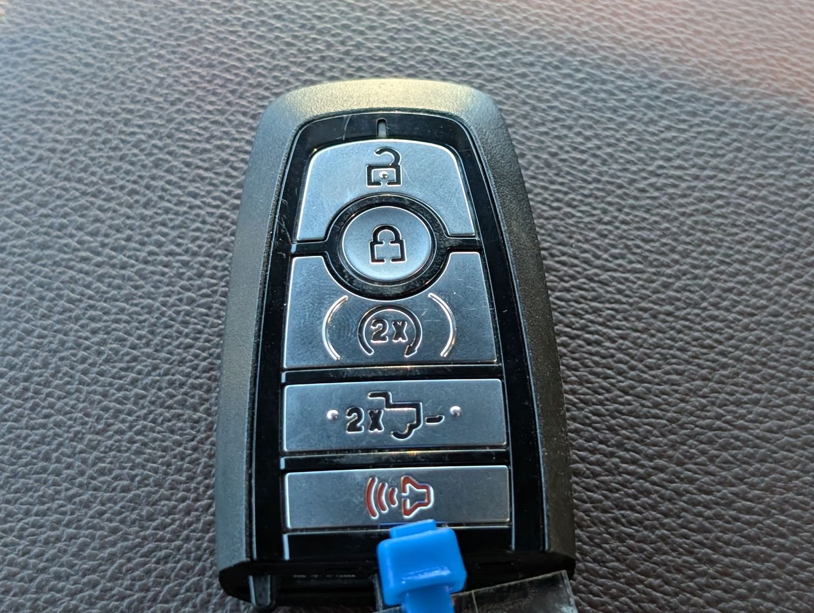 Used 2023 Oxford White Ford Lariat image 35