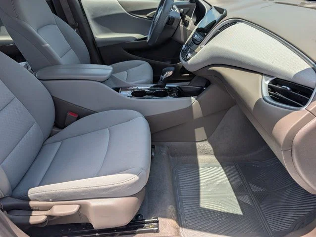 Used 2025 Summit White Chevrolet LT image 26