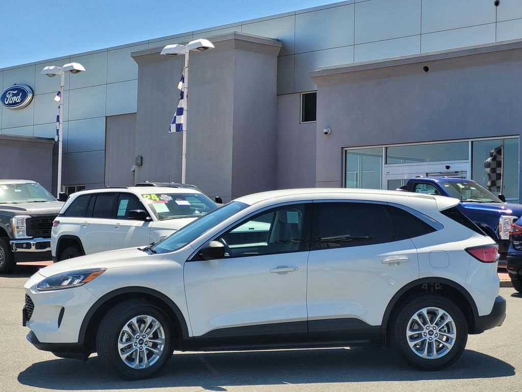 Used 2022 White Ford SEL image 7