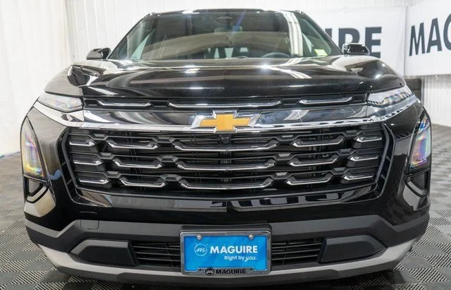 New 2027 Mosaic Black Metallic Chevrolet LT image 3