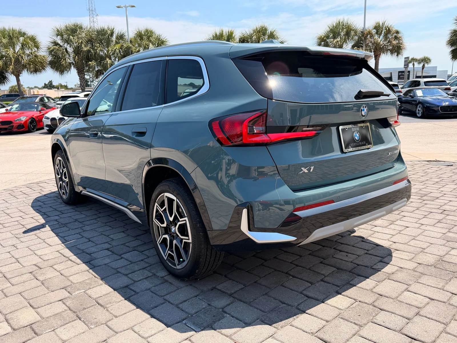New 2026 Cape York Green Metallic BMW xDrive28i image 11
