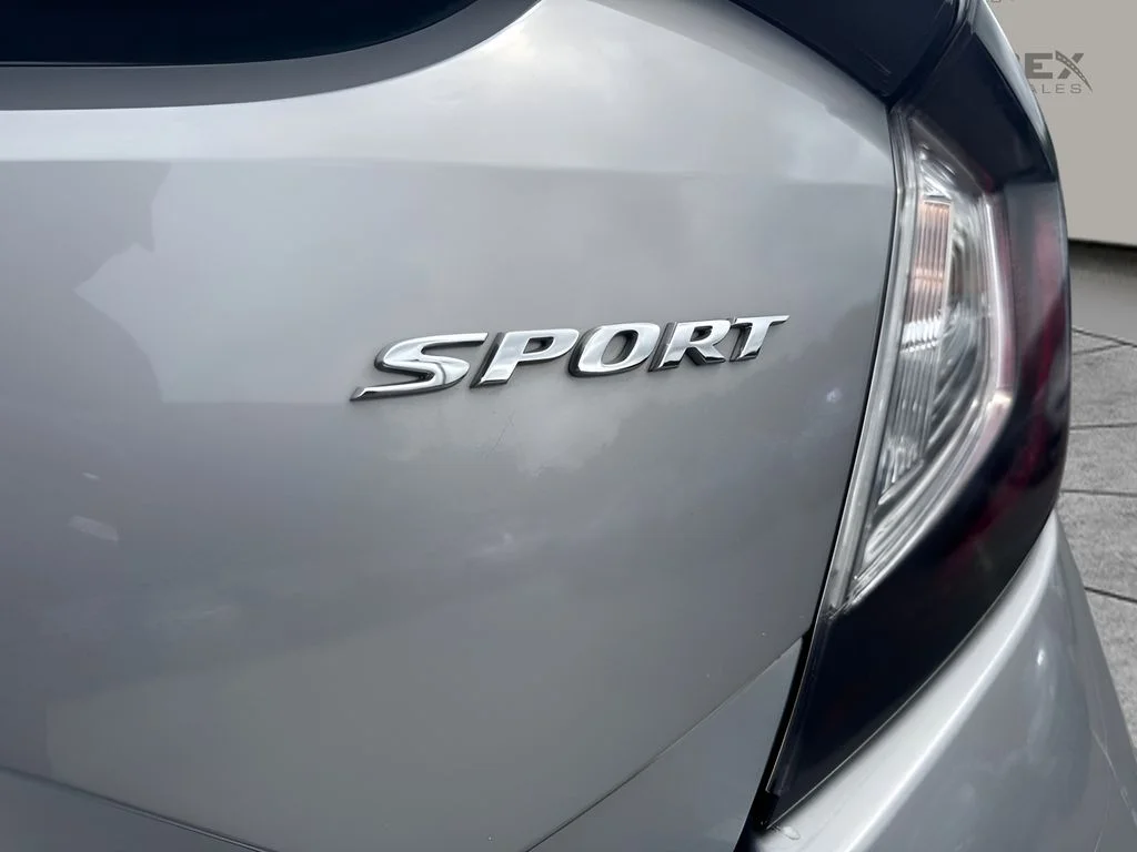 Used 2021  Honda Sport image 18