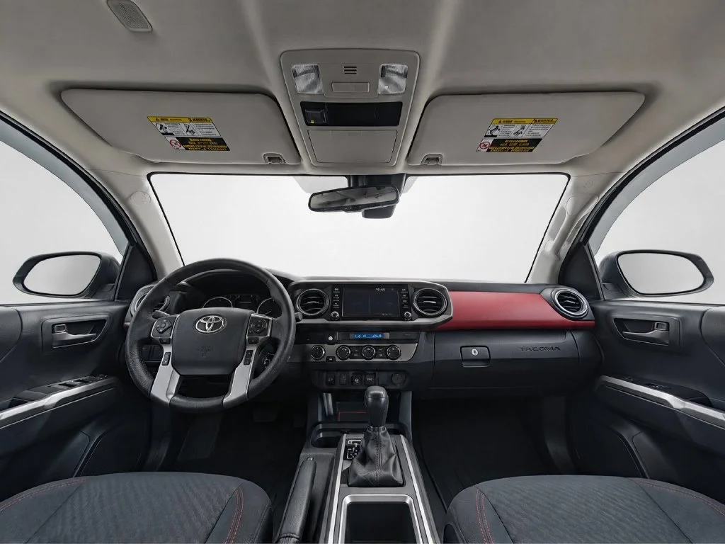 Used 2021 White Toyota SR5 image 21