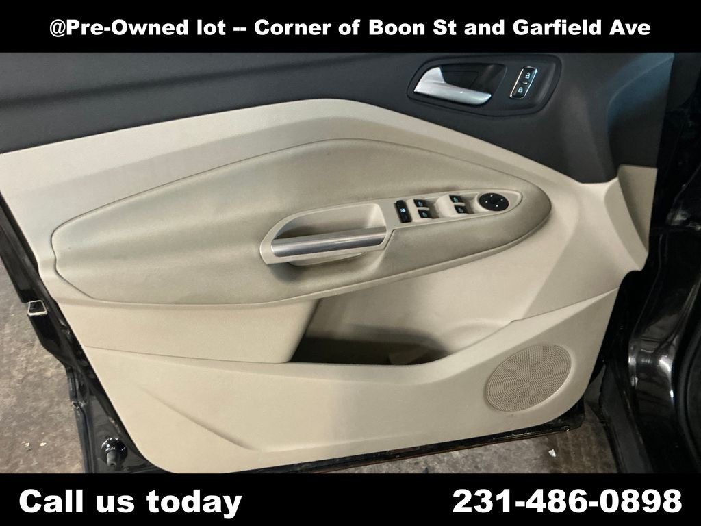 Used 2013 Black Ford SE image 15