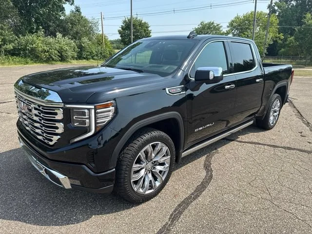 Used 2023 Onyx Black GMC Denali image 1