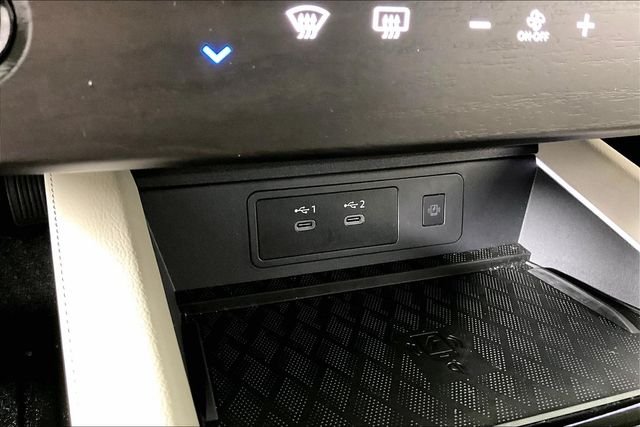 Used 2025 Black Nissan Platinum image 15
