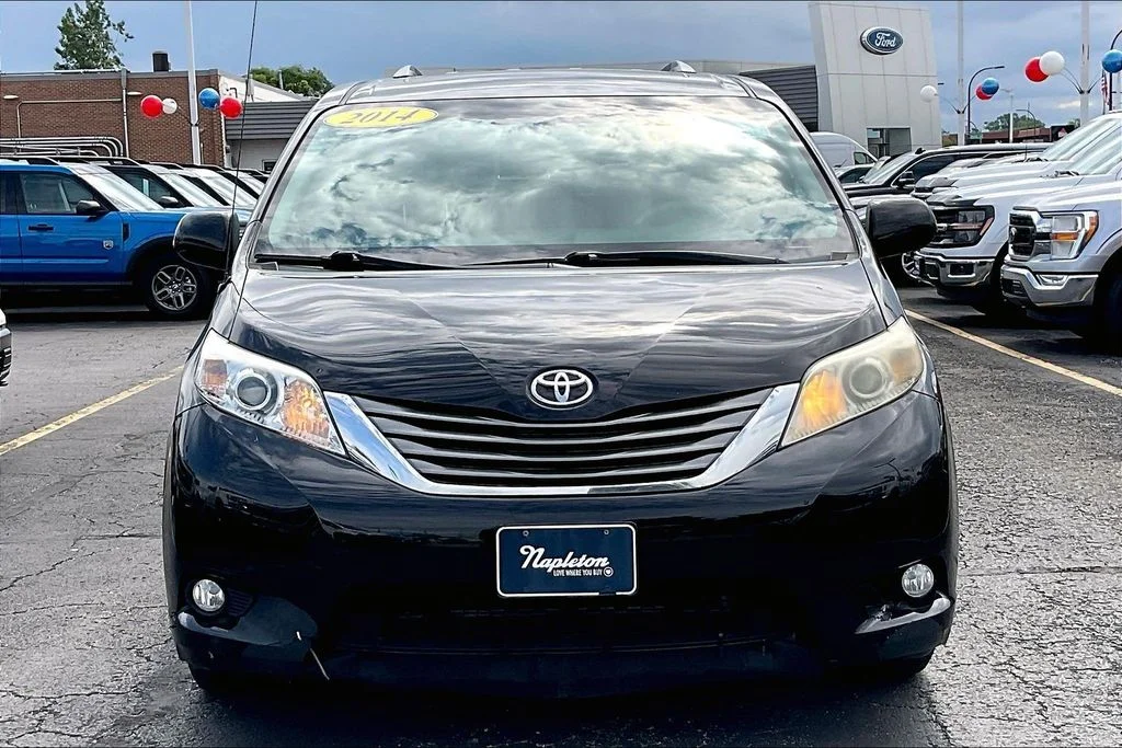 Used 2014 Toyota Sienna XLE with VIN 5TDYK3DC3ES412839 for sale in Oak Lawn, IL