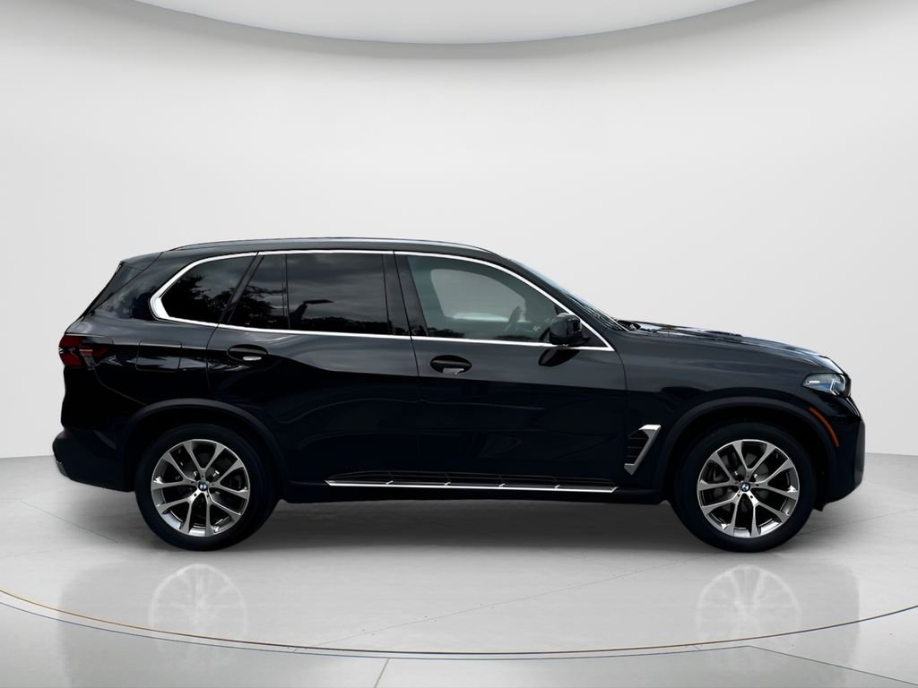 Used 2026 Black BMW xDrive40i image 4
