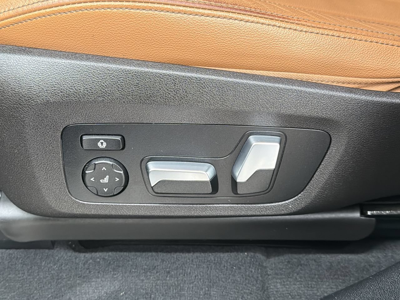 Used 2019 Phytonic Blue Metallic BMW xDrive30i image 21