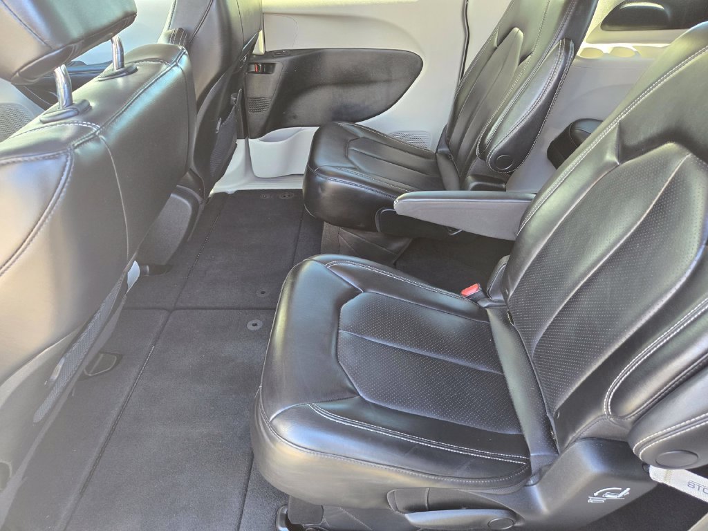 Used 2023 Black Chrysler Touring L image 12