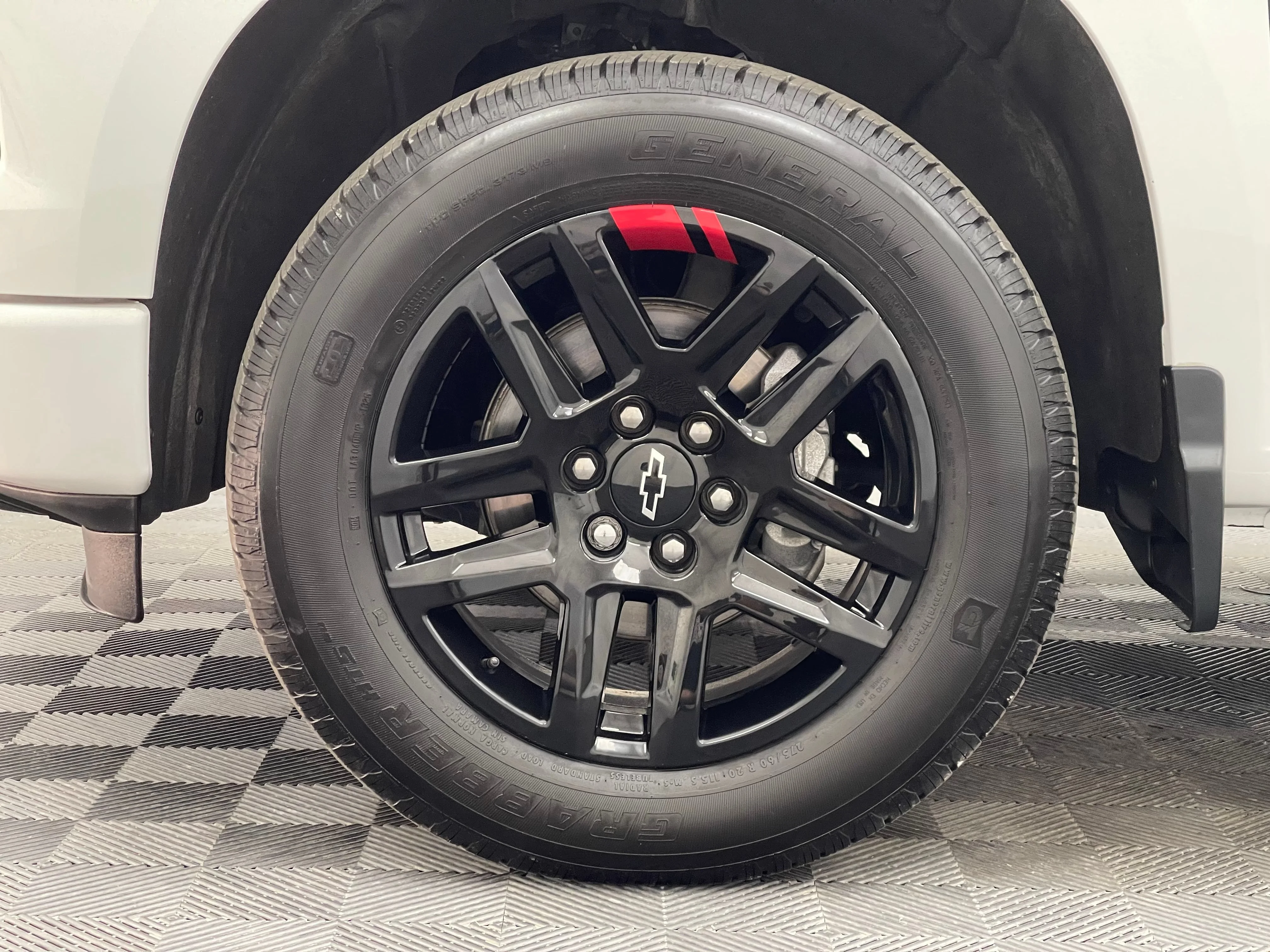 Used 2024 Summit White Chevrolet RST image 13