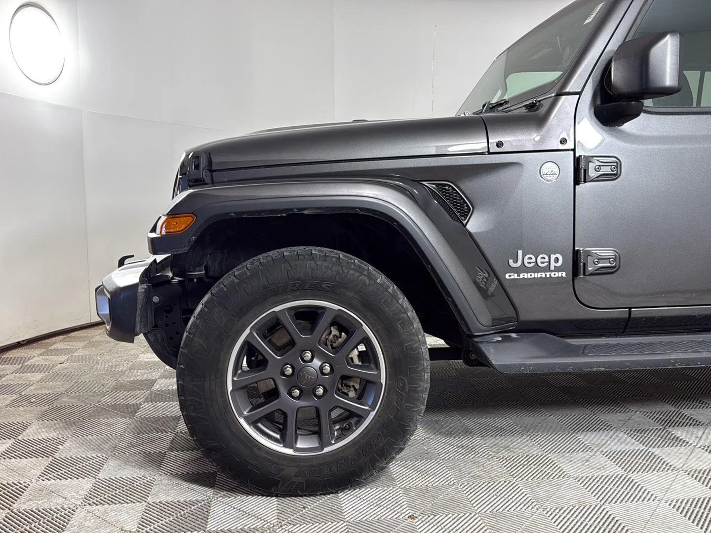 Used 2021 GRAY Jeep Overland image 12