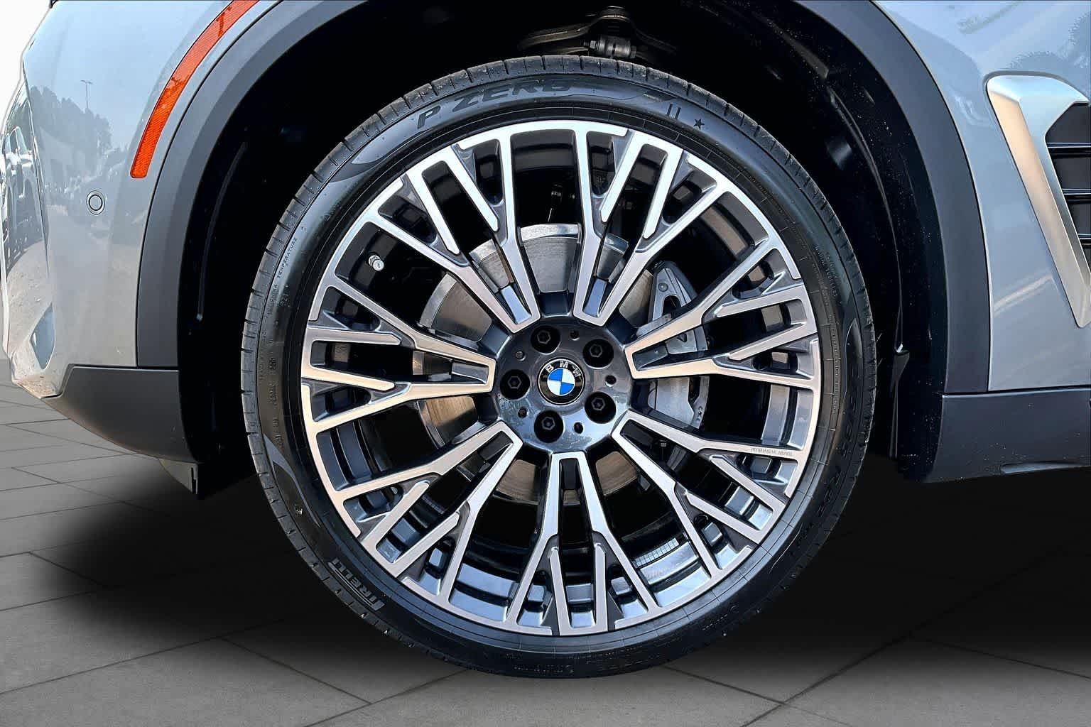 New 2026 Skyscraper Grey Metallic BMW xDrive40i image 11
