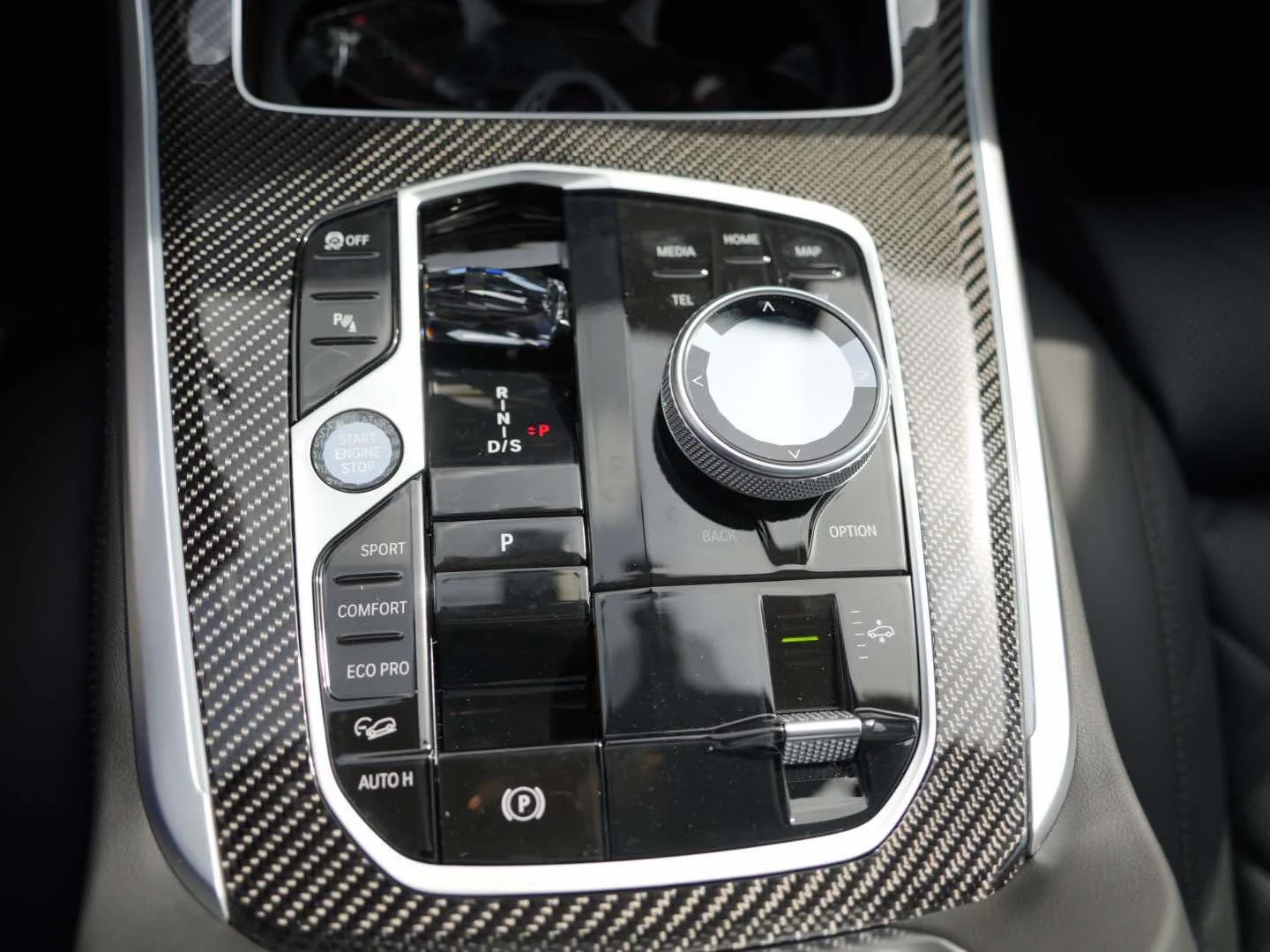 New 2026 Frozen Pure Grey Metallic BMW M60i image 25