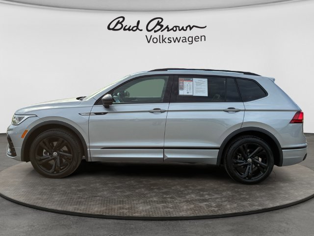 Certified 2024 Volkswagen Tiguan SE R-LINE BLACK with VIN 3VVCB7AX7RM054242 for sale in Kansas City