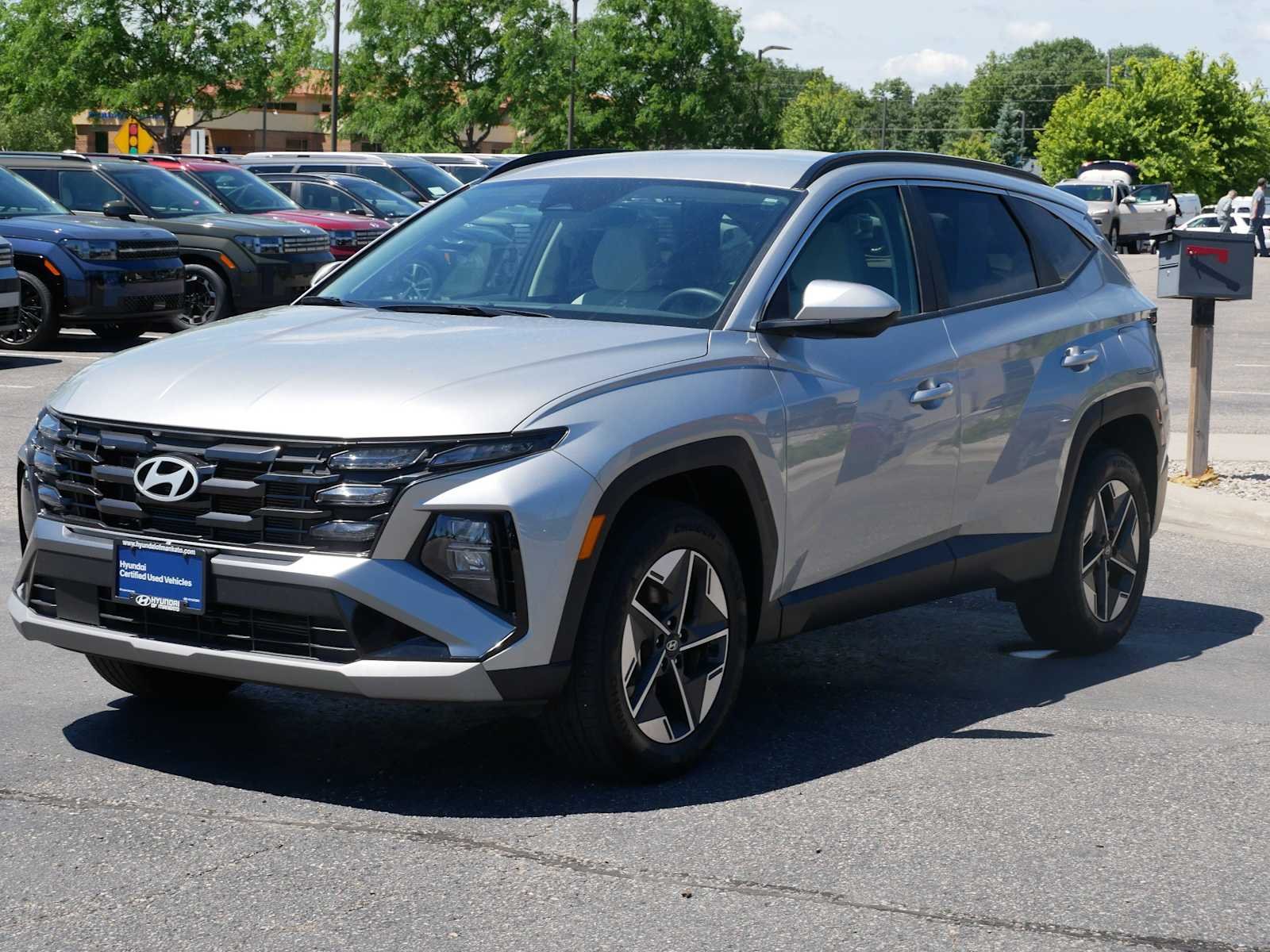 Certified 2025 Hyundai Tucson SEL with VIN 5NMJBCDE9SH543422 for sale in Mankato, Minnesota