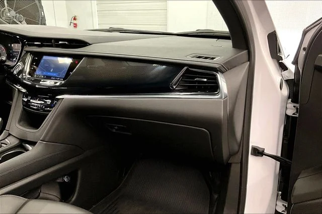 Used 2024 Crystal White Tricoat Cadillac Sport image 19