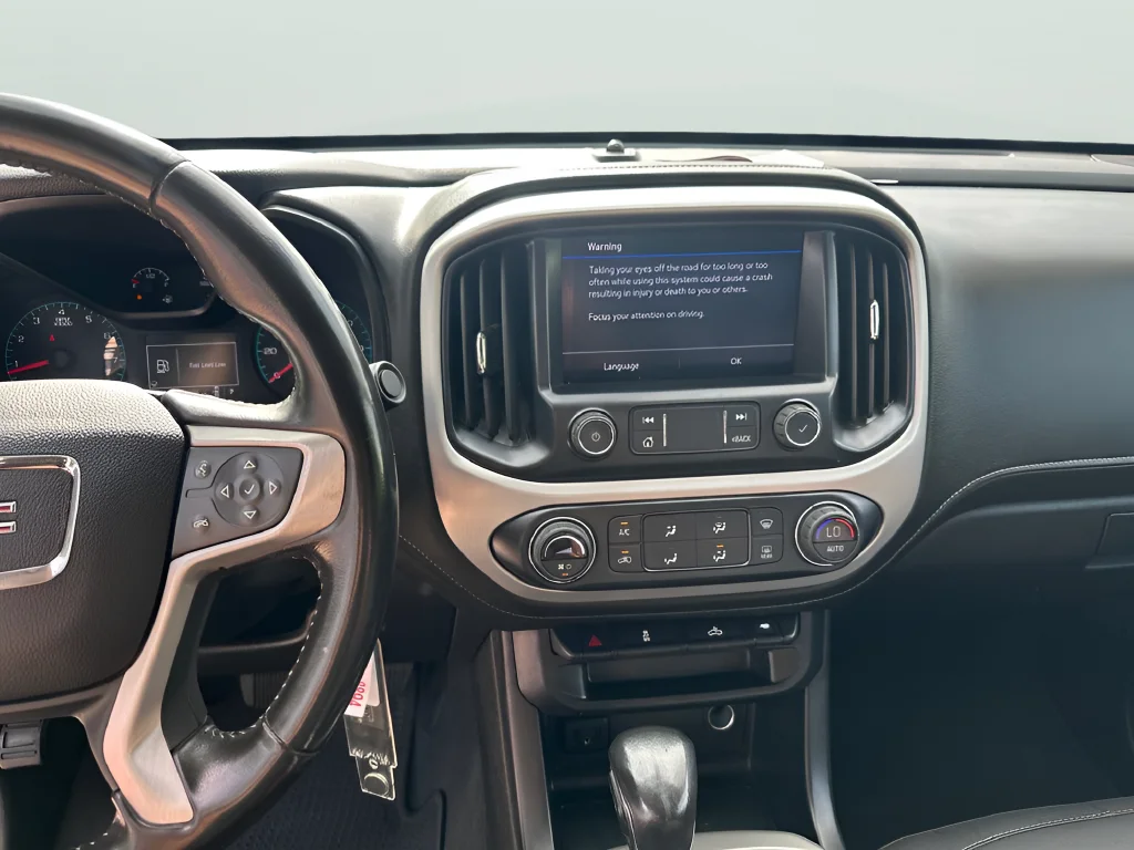 Used 2022 White GMC Elevation image 25