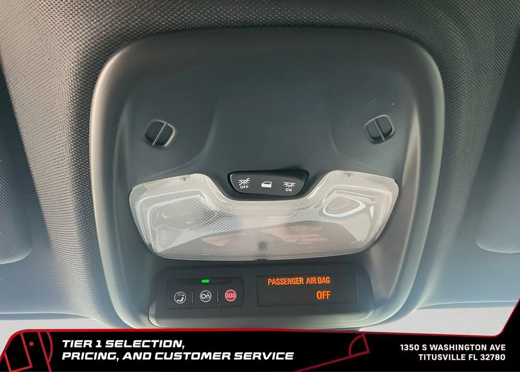 New 2026 Sterling Metallic GMC Elevation image 32