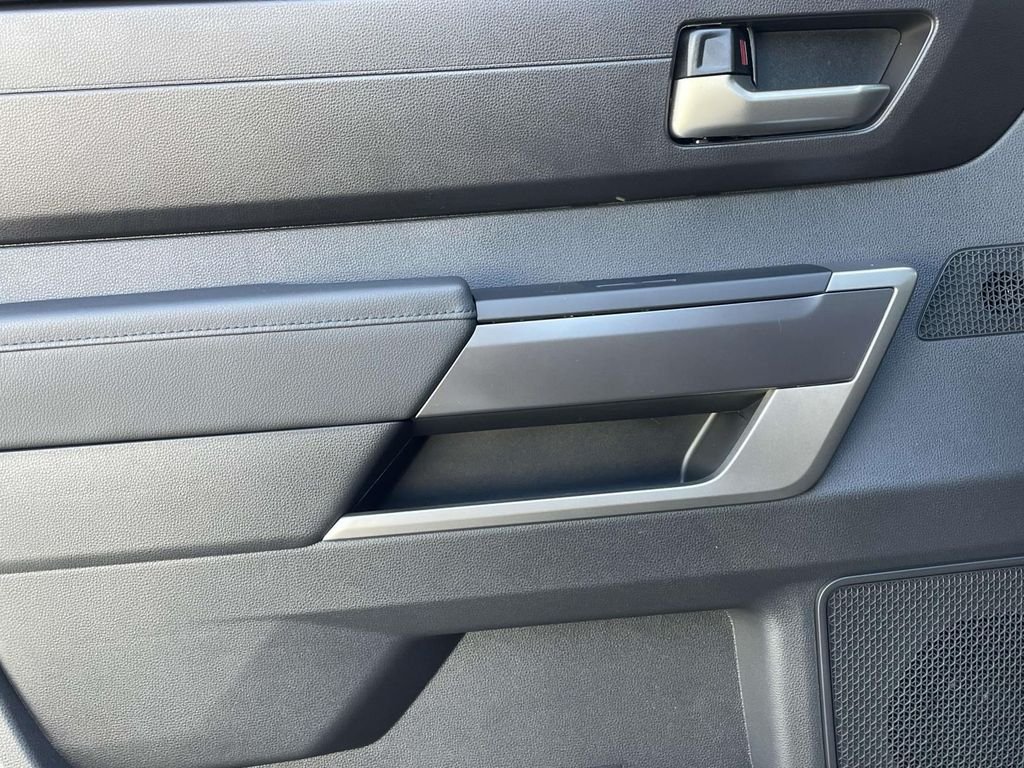 2025 Toyota Tundra SR5 - Photo 18