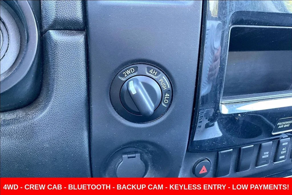 Used 2015 Silver Nissan SV image 16