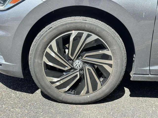 Used 2019 Gray Volkswagen SEL Premium image 12