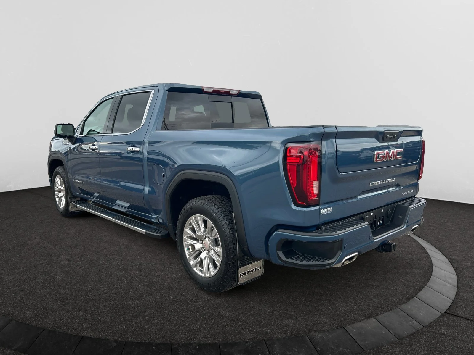 Used 2025 Blue GMC Denali Crew Cab image 3