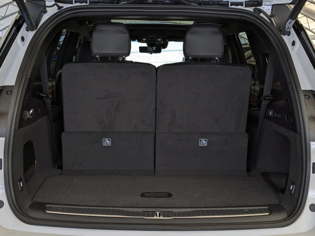 New 2026 White Jeep Summit - - 4x4 - 2.0L Turbo Engine - Adaptive Cruise Control - Blind Spot Monitor & More! image 35