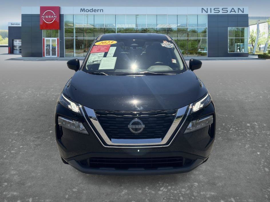 Certified Used 2023 Super Black Nissan SV image 2