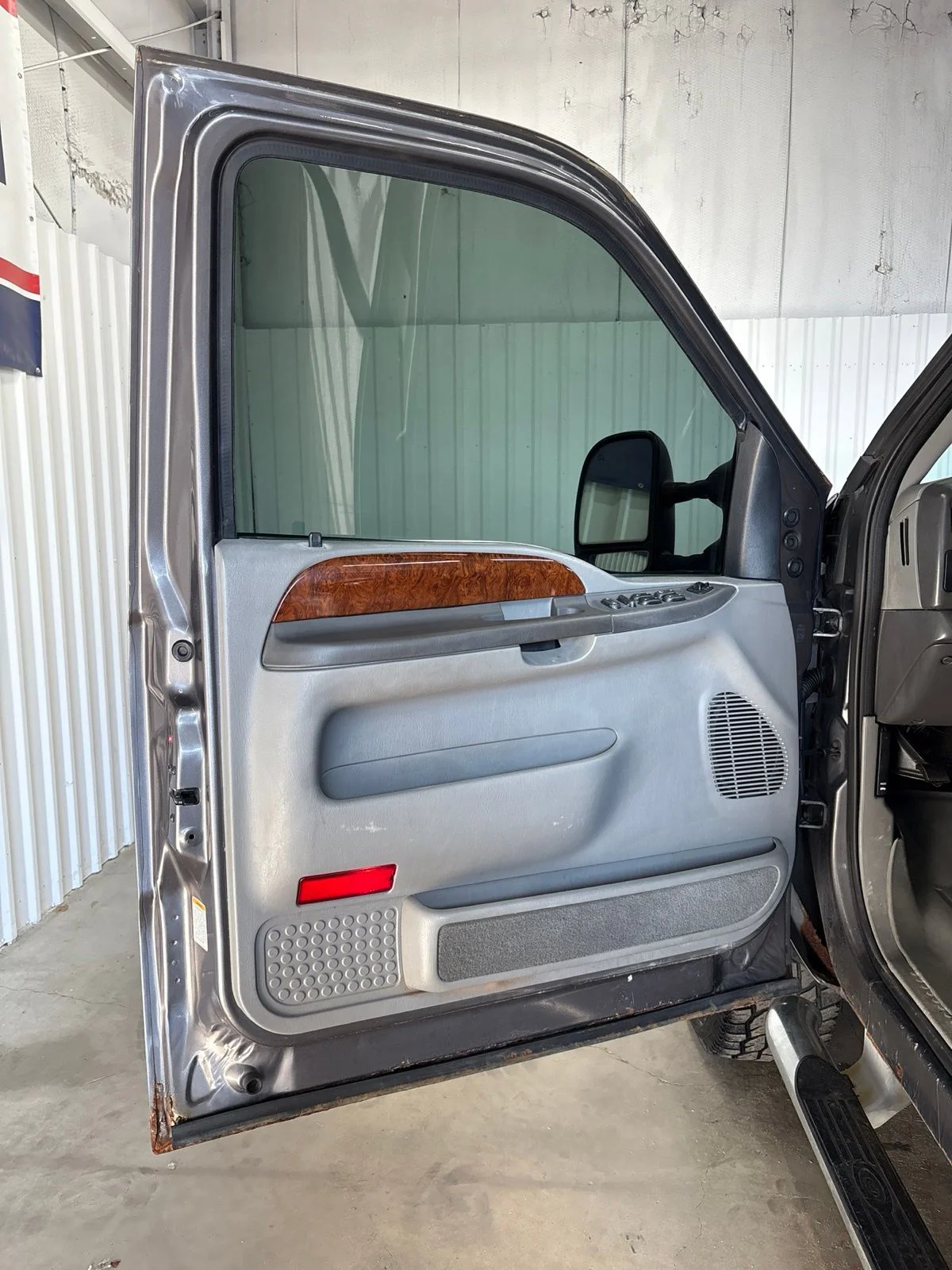 Used 2003 Gray Ford Lariat image 8