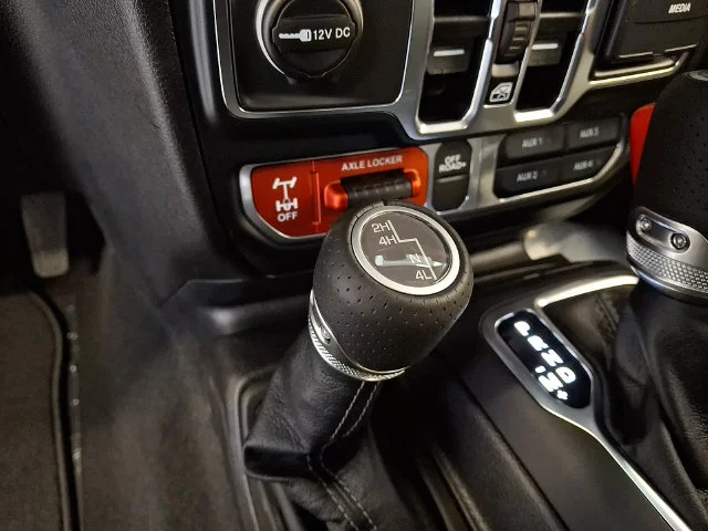 New 2027 White/off-white Jeep Mojave image 13