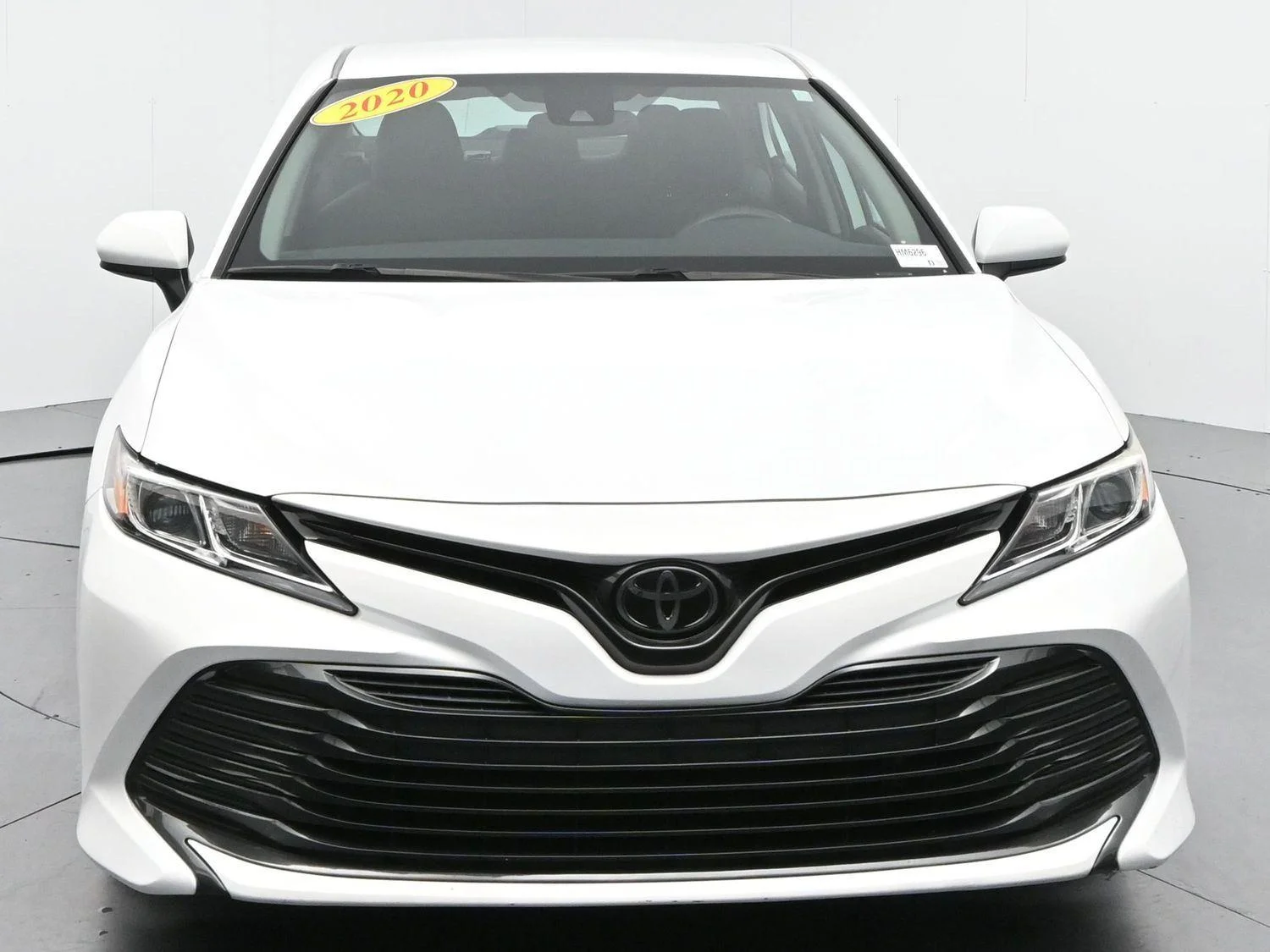 Used 2020 Super White Toyota LE image 2