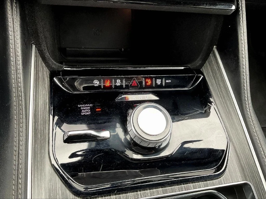 Used 2024 Metallic Jeep Series II image 16